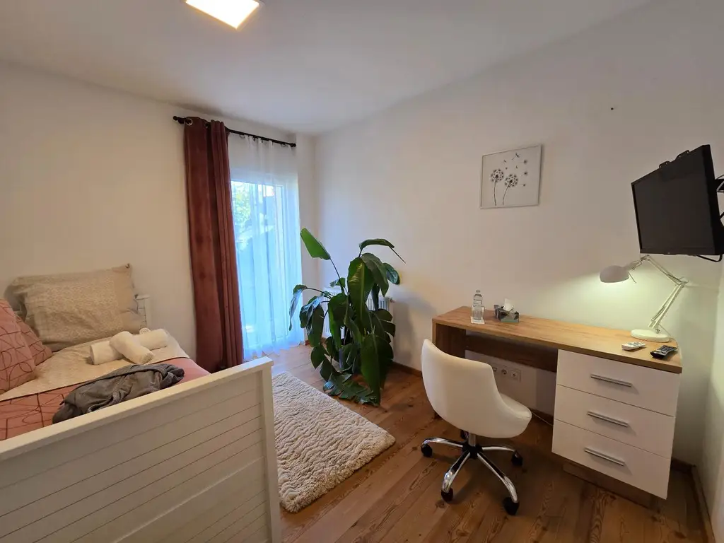 Einfamilien-/Ferienhaus verbindet historischen Charme mit modernem Wohnkomfort mit Burgblick - auch Hauptwohnsitz möglich!