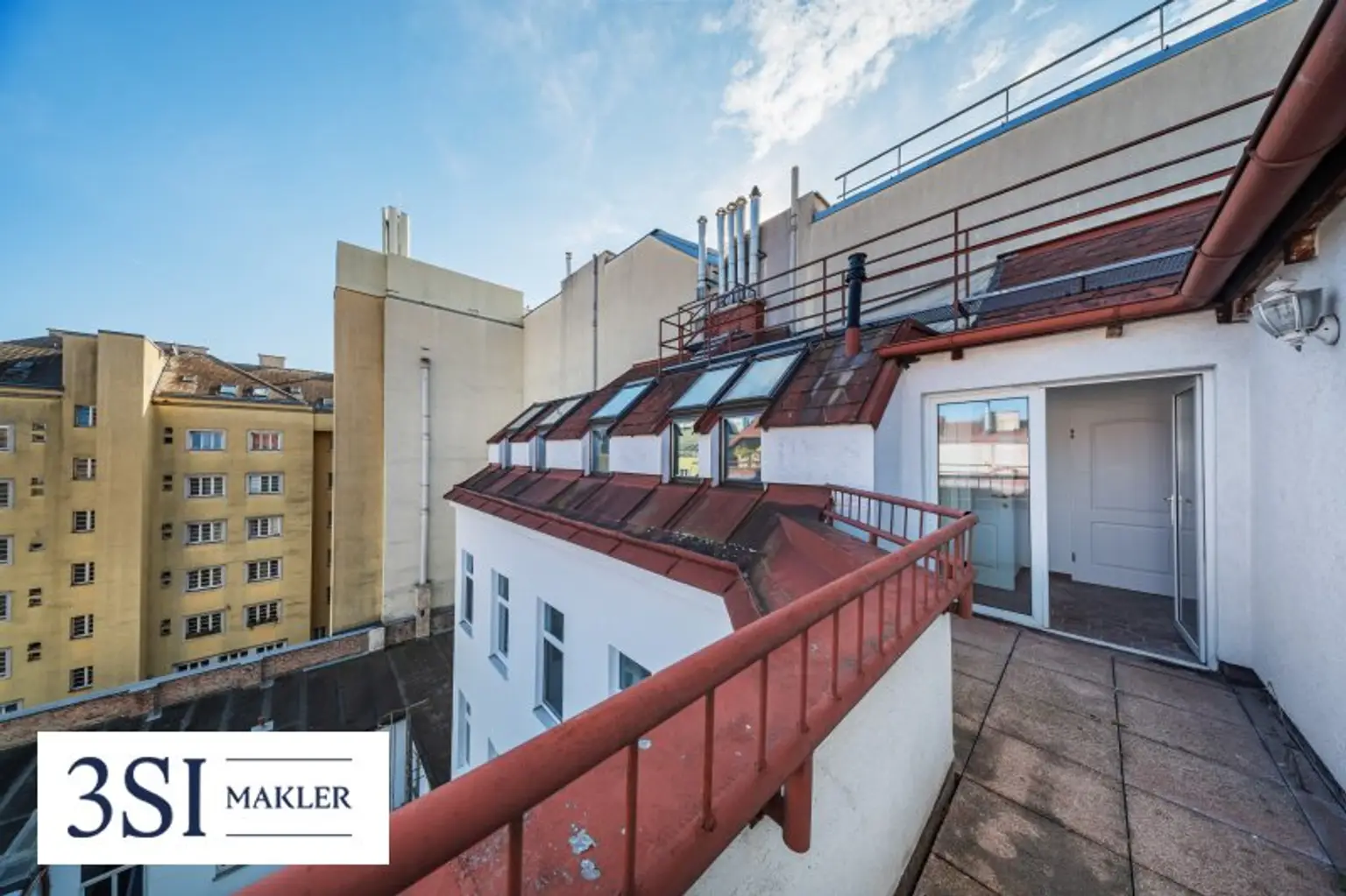 Klausgasse 46: Helle 1,5-Zimmer-Dachgeschoßwohnung mit hofseitiger Terrasse