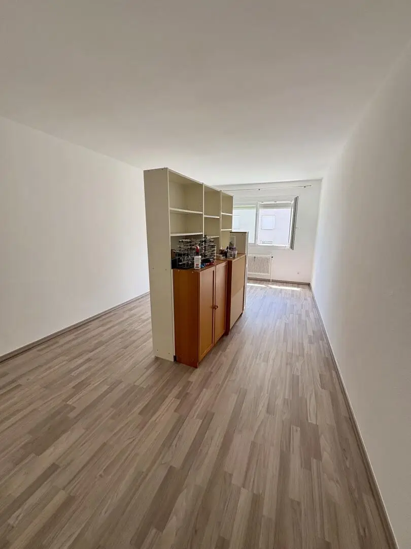 WG geeignet- großzügige 4 Zimmer-Mietwohnung mit verglaste Loggia in Geidorf.