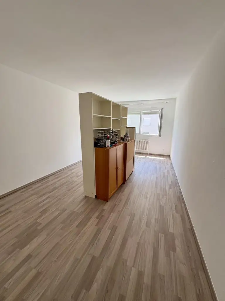 WG geeignet- großzügige 4 Zimmer-Mietwohnung mit verglaste Loggia in Geidorf.