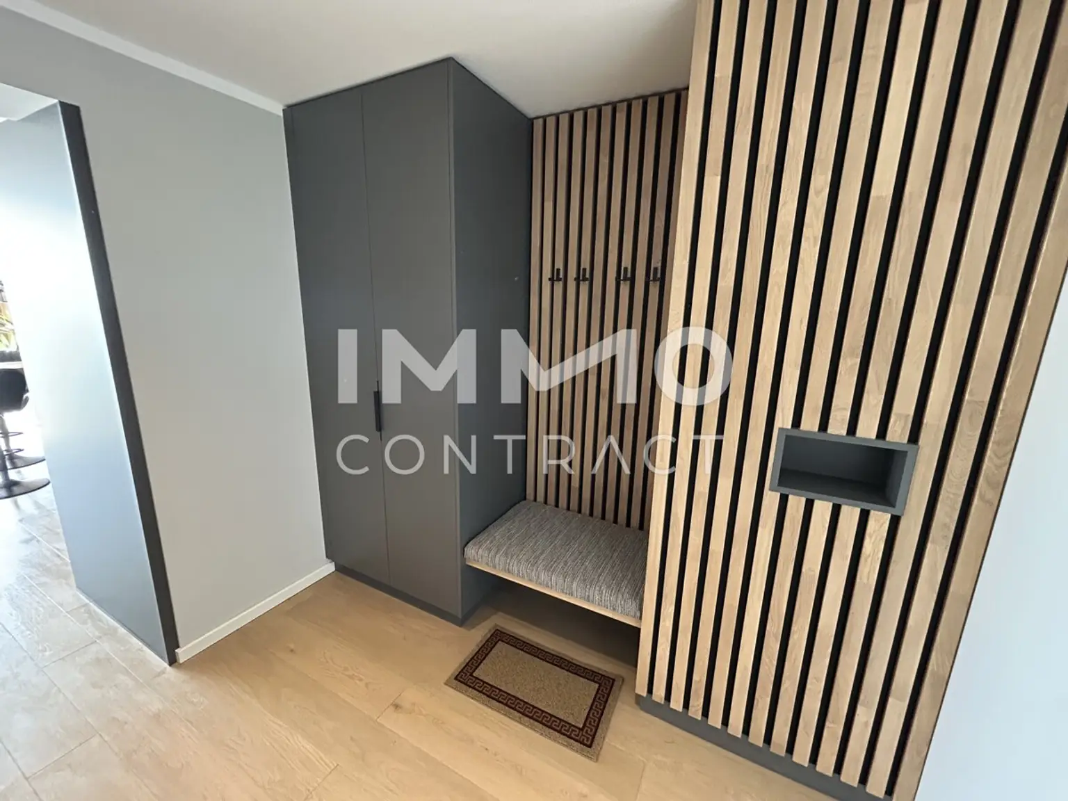 Möbliertes Apartment im 42. Stock mit Weitblick auf die Donau! Pool, Spa und Fitness inklusive!