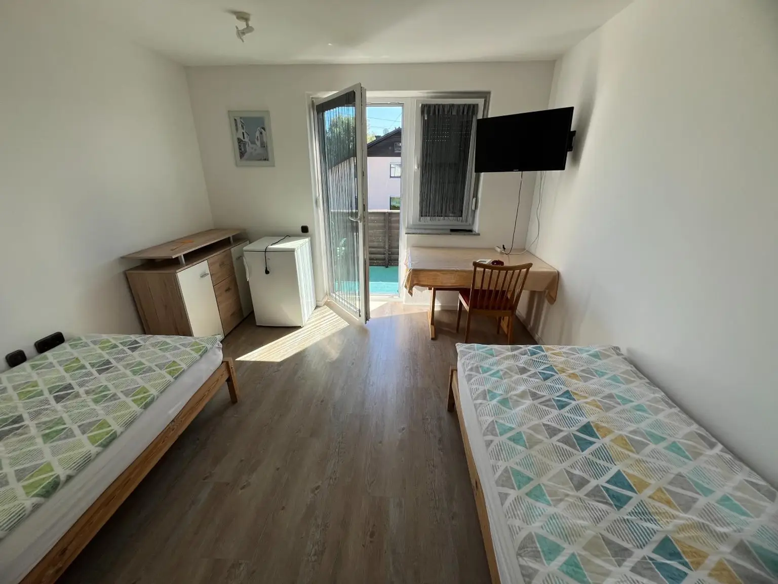 OPEN HOUSE! Großzügiges leistbares Wohnhaus mit 3 getrennte Wohneinheiten, Traumgarten, Doppelgarage und vielen Parkplätzen Tuffeltsham in Redlham