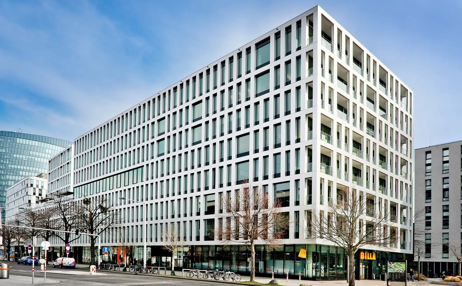 260309 DENK DREI BTB außen quer