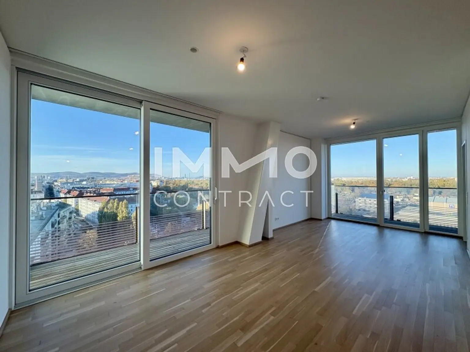 Wohn-Essbereich mit Belichtung von zwei Seiten