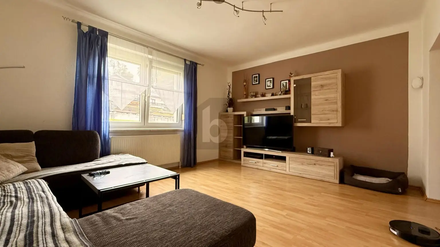 SONNIGER FAMILIENTRAUM MIT VOLLKELLER, 88 QM NEBENGEBÄUDE UND XXL GARTEN