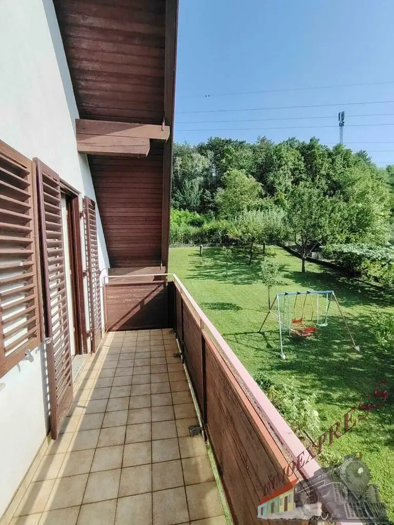 Einfamilienhaus mit großem Grundstück (2 Parzellen) wartet auf Sie!