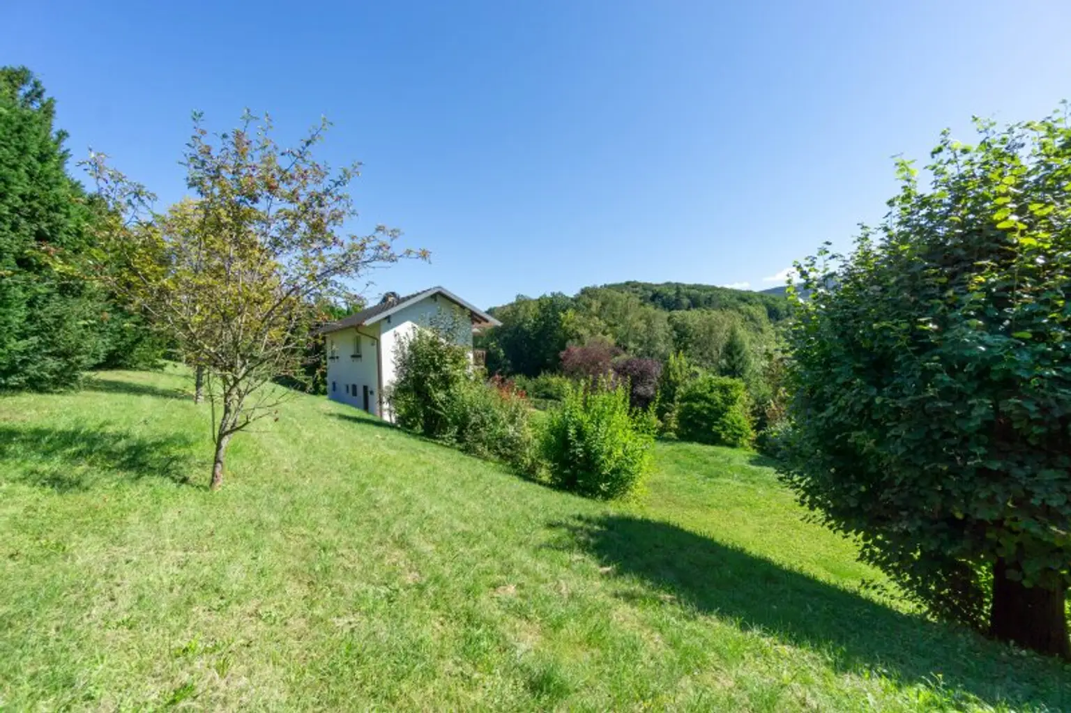 Einfamilienhaus auf sonnigem Doppelgrundstück in fabelhafter Aussichtslage