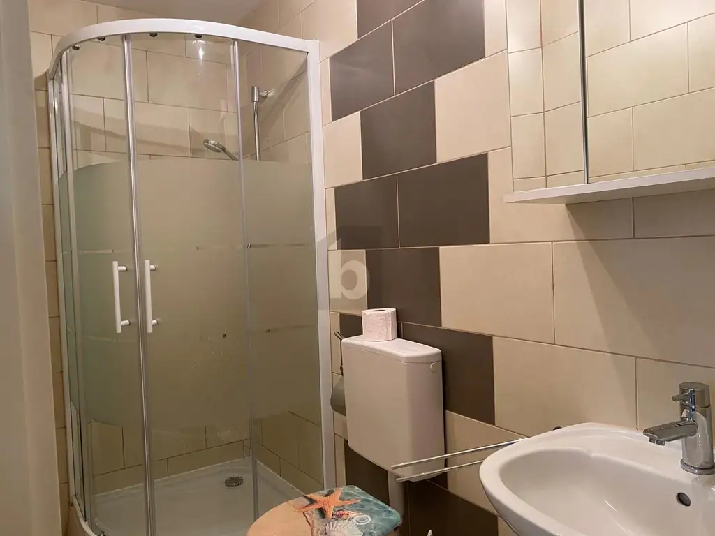 MÖBLIERTE CITYWOHNUNG