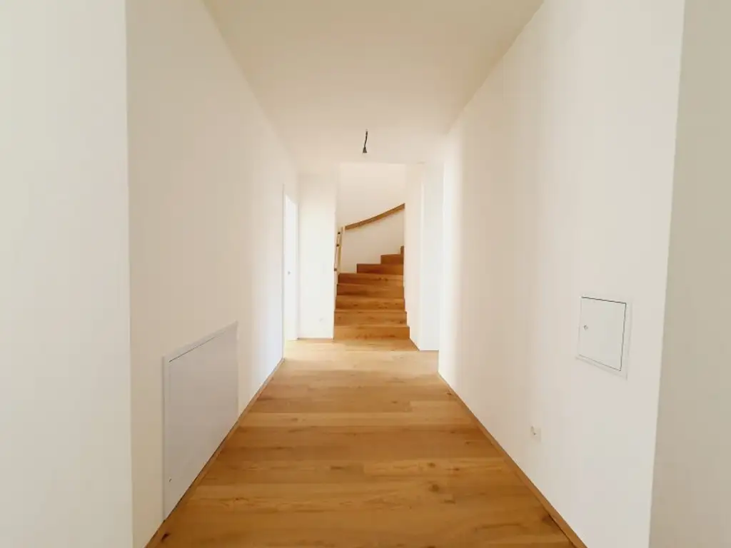 ERSTBEZUG - Sonnige Dachmaisonette mit 45m² Terrasse beim Hoffmann Platz