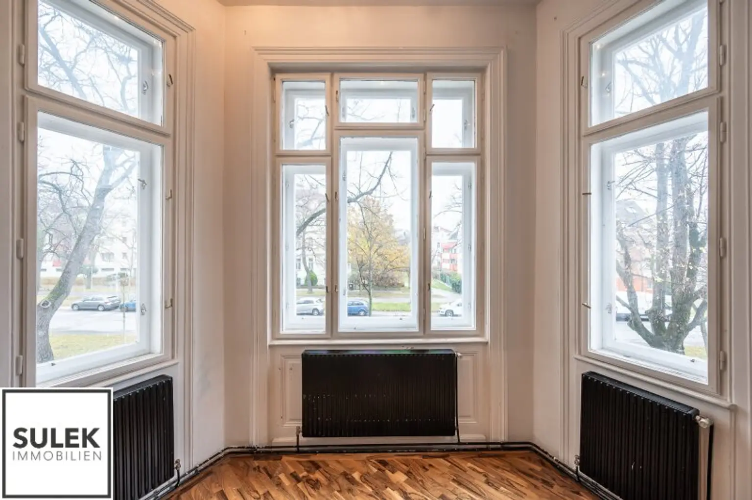 Adaptierungsbedürftige Erkerwohnung direkt beim Schloss Schönbrunn - 3 Zimmer