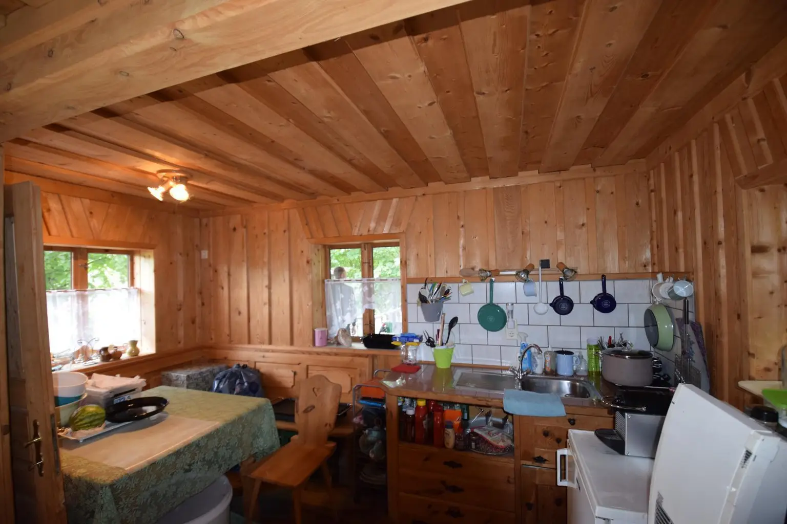 Gartenhütte mit Küchenecke