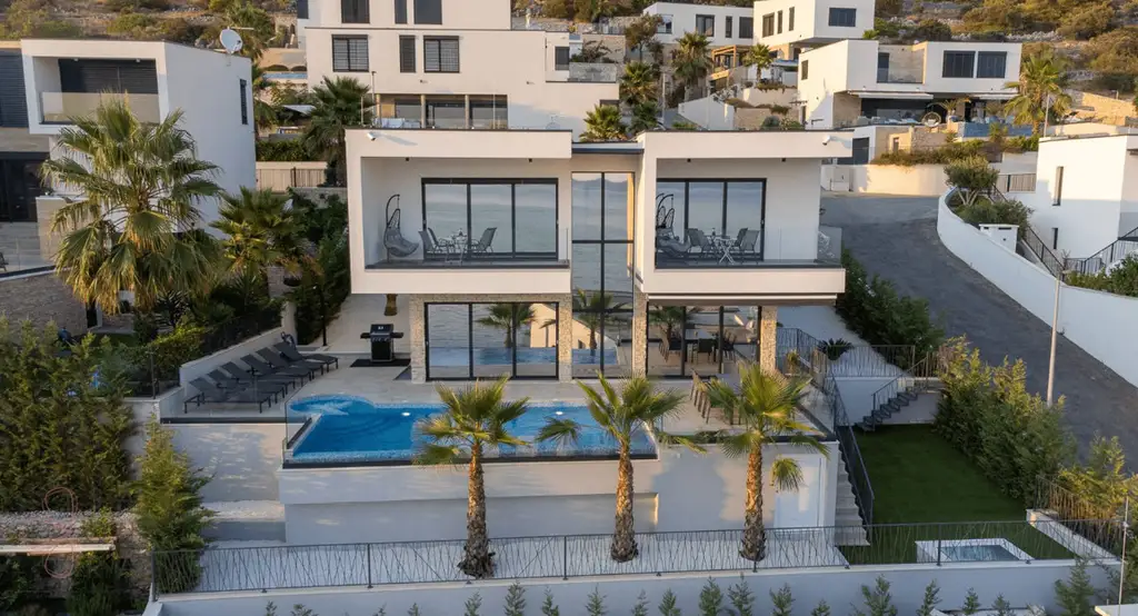 Moderne Eleganz an der Adriaküste – Villa auf Čiovo bei Split