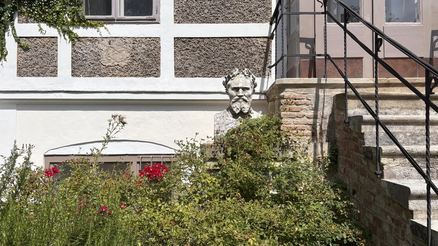 Wo Geschichte lebendig wird - Romantische Villa mit Park