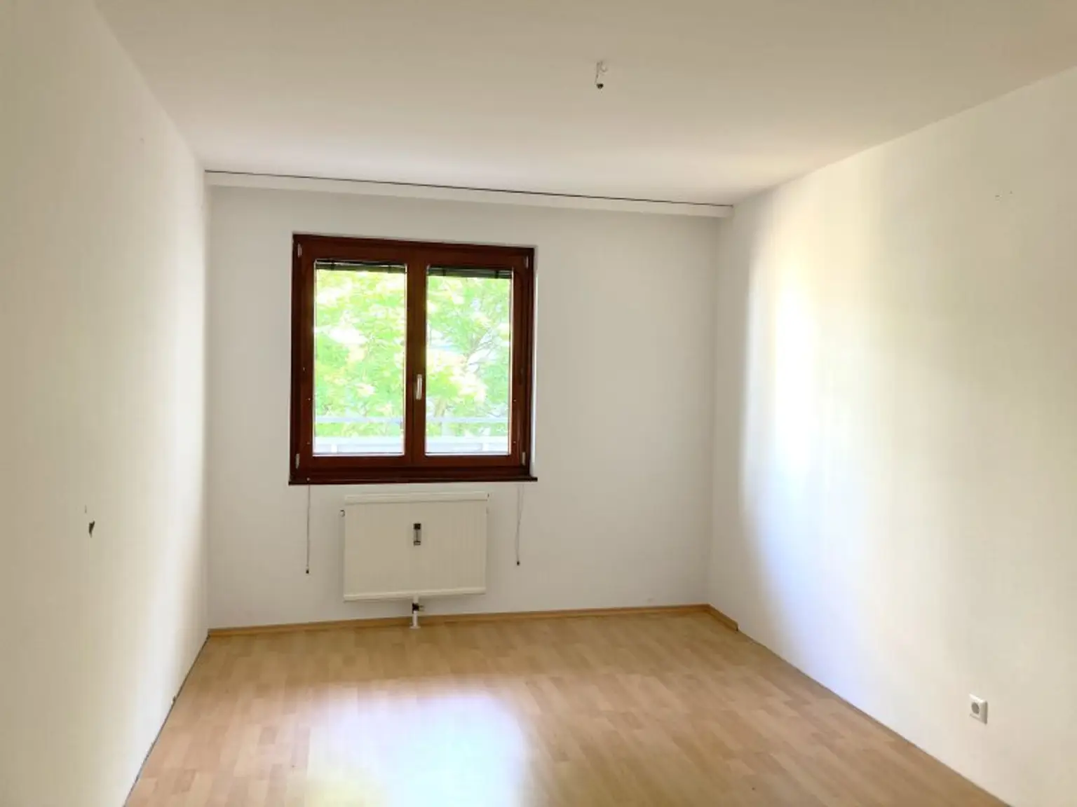 BLICK INS GRÜNE - 2 Zimmer mit Loggia direkt bei der U6