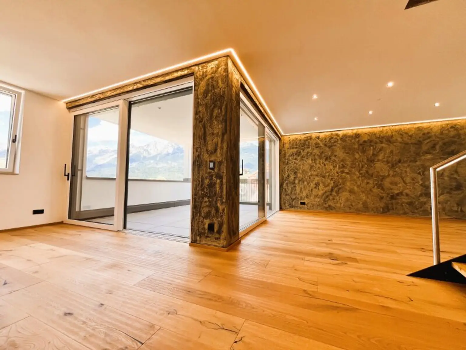 Wohn-/Essbereich mit ca. 66m²