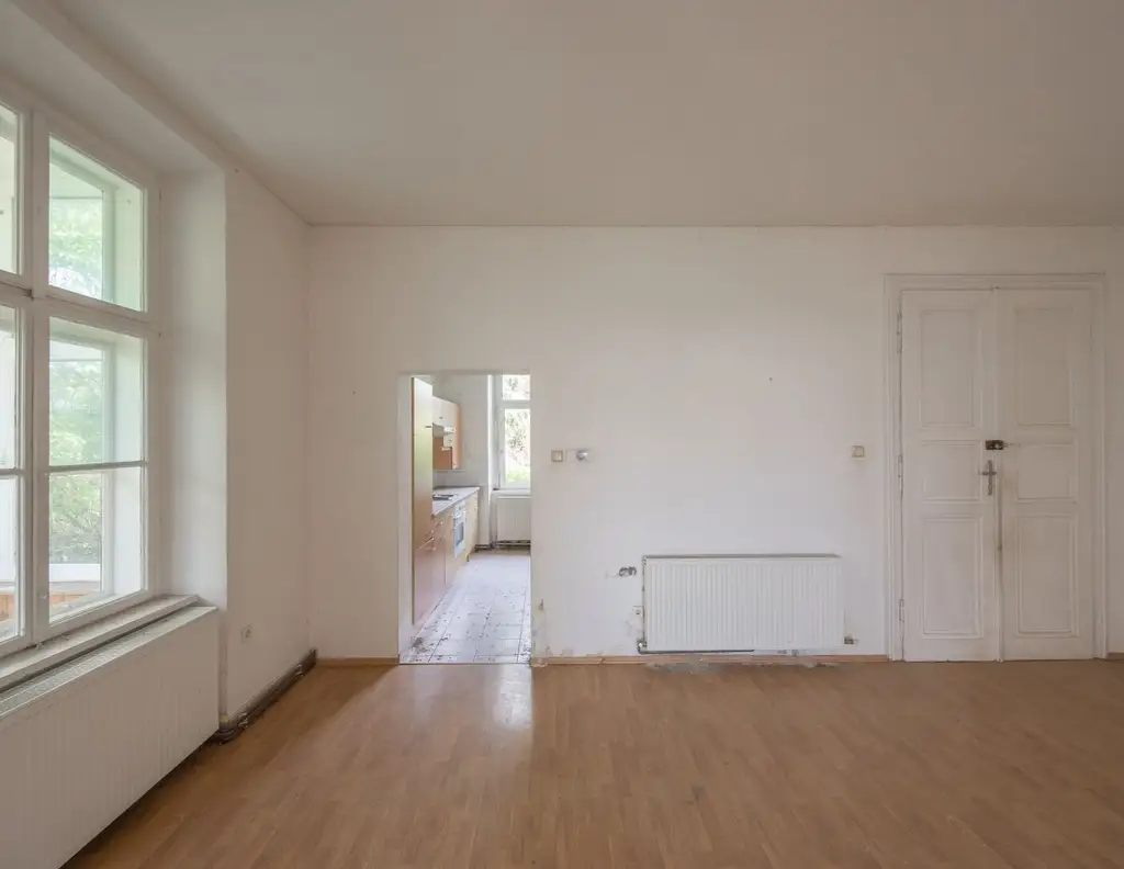 ++NEU++ Tolle Zinsvilla mit uneinsehbarem Grund in Bad Vöslau, großes Ausbaupotenzial!