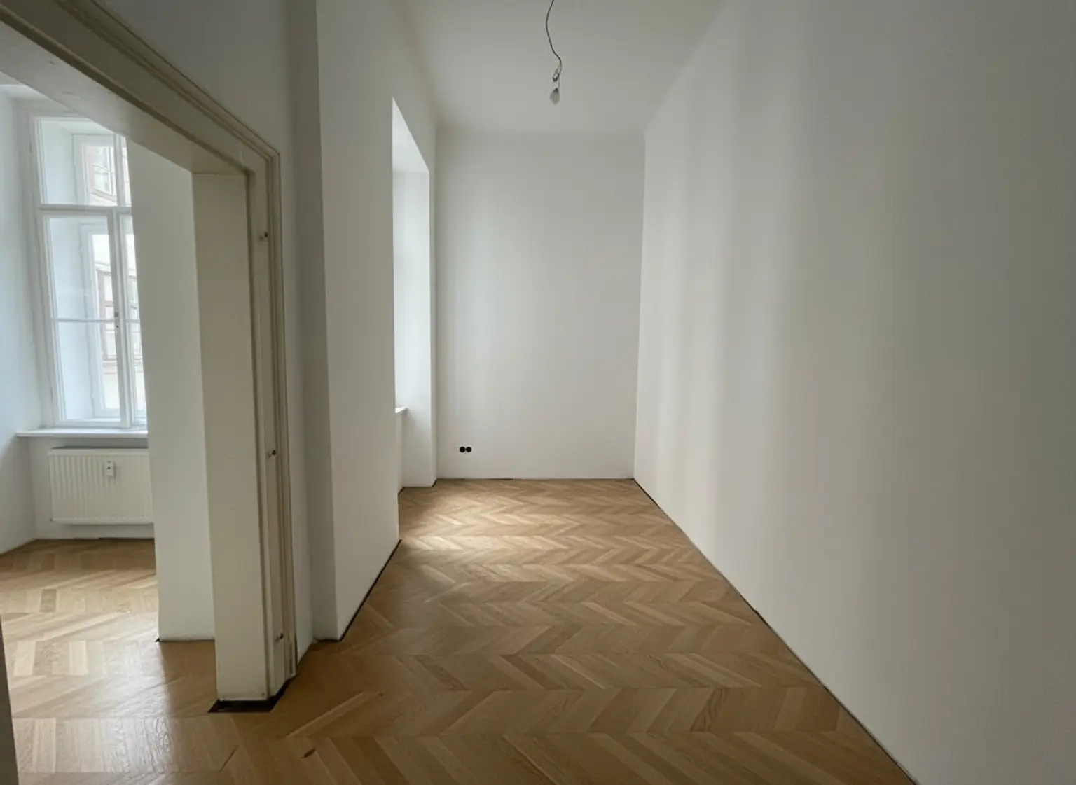 UNBEFRISTET und ERSTBEZUG: Prachtvolle, klimatisierte 4-Zimmer-Wohnung in fantastischer Lage