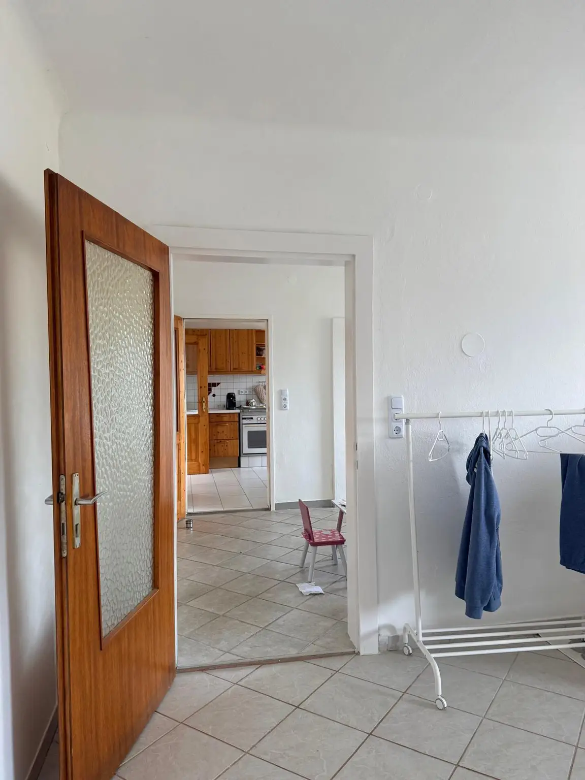 Schlafzimmer Blick ins Wohnzimmer