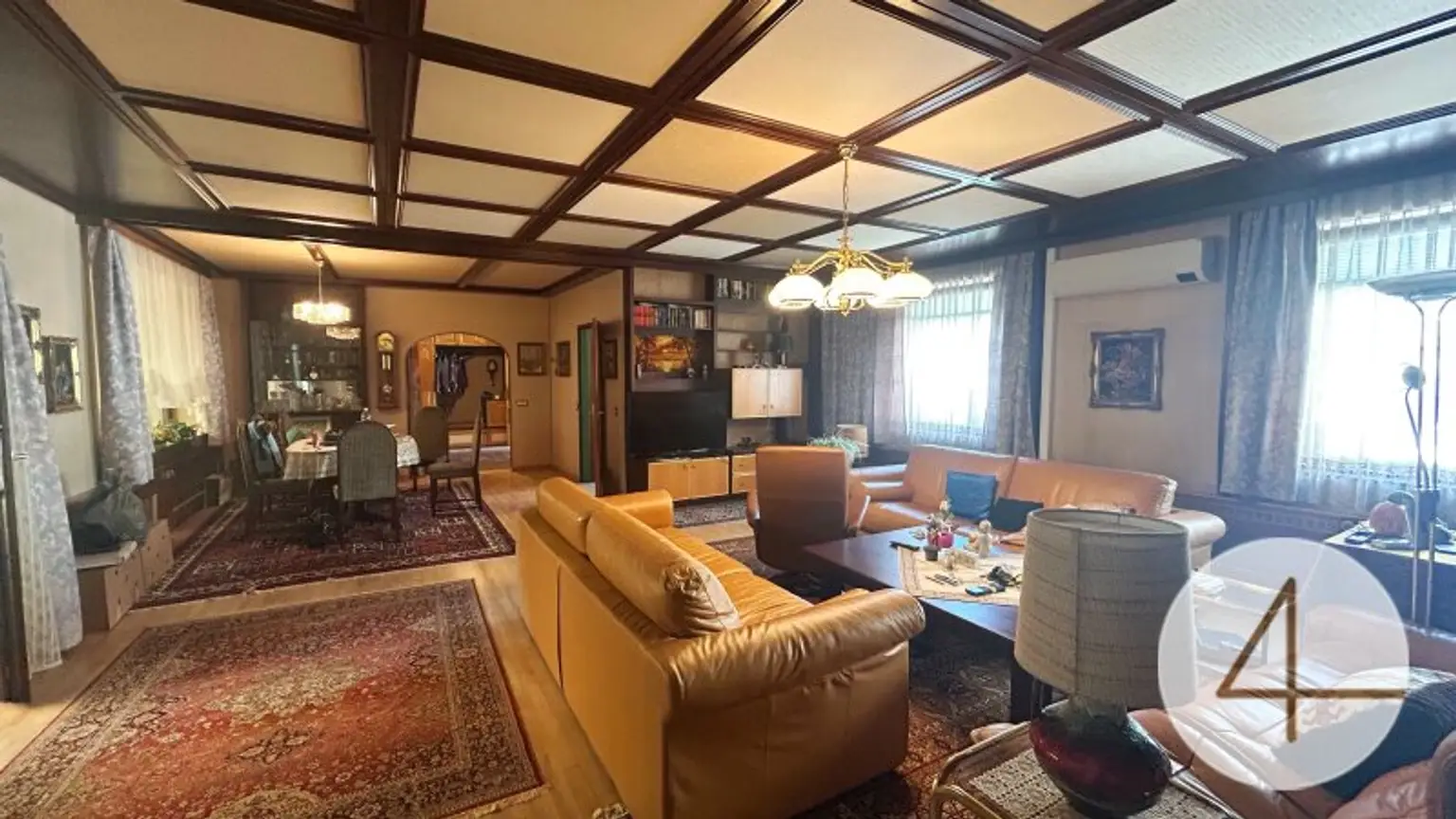 Großzügiger Bungalow mit Wintergarten und Garage im Herzen von Deutsch Wagram