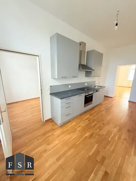 5-Zimmer-Altbauwohnung mit Balkon, lichtdurchflutet und ruhig in guter Lage des 5. Bezirks - zukünftige U-Bahnnähe