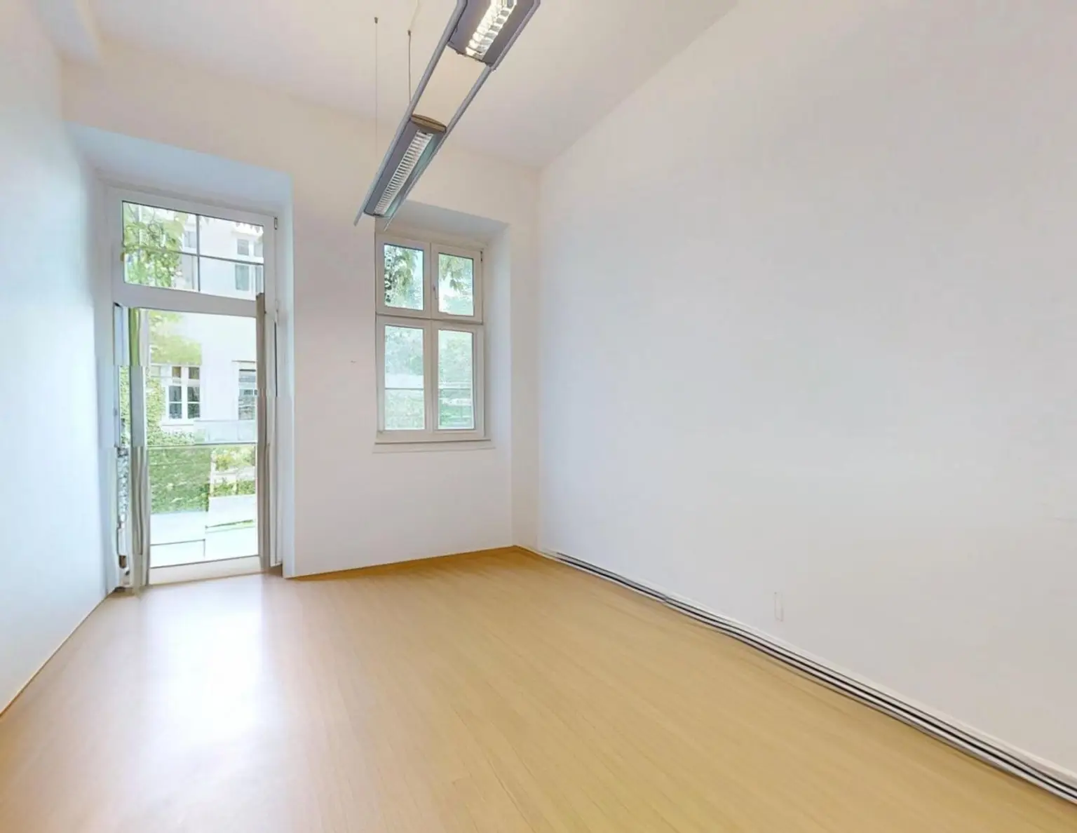 GROßZÜGIGES BÜRO | ORDINATION MIT BALKON | PROVISIONSFREI FÜR DEN MIETER