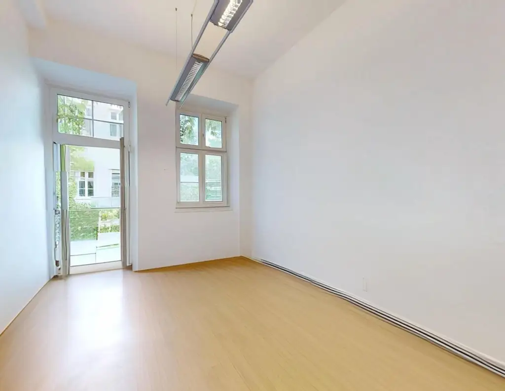GROßZÜGIGES BÜRO | ORDINATION MIT BALKON | PROVISIONSFREI FÜR DEN MIETER