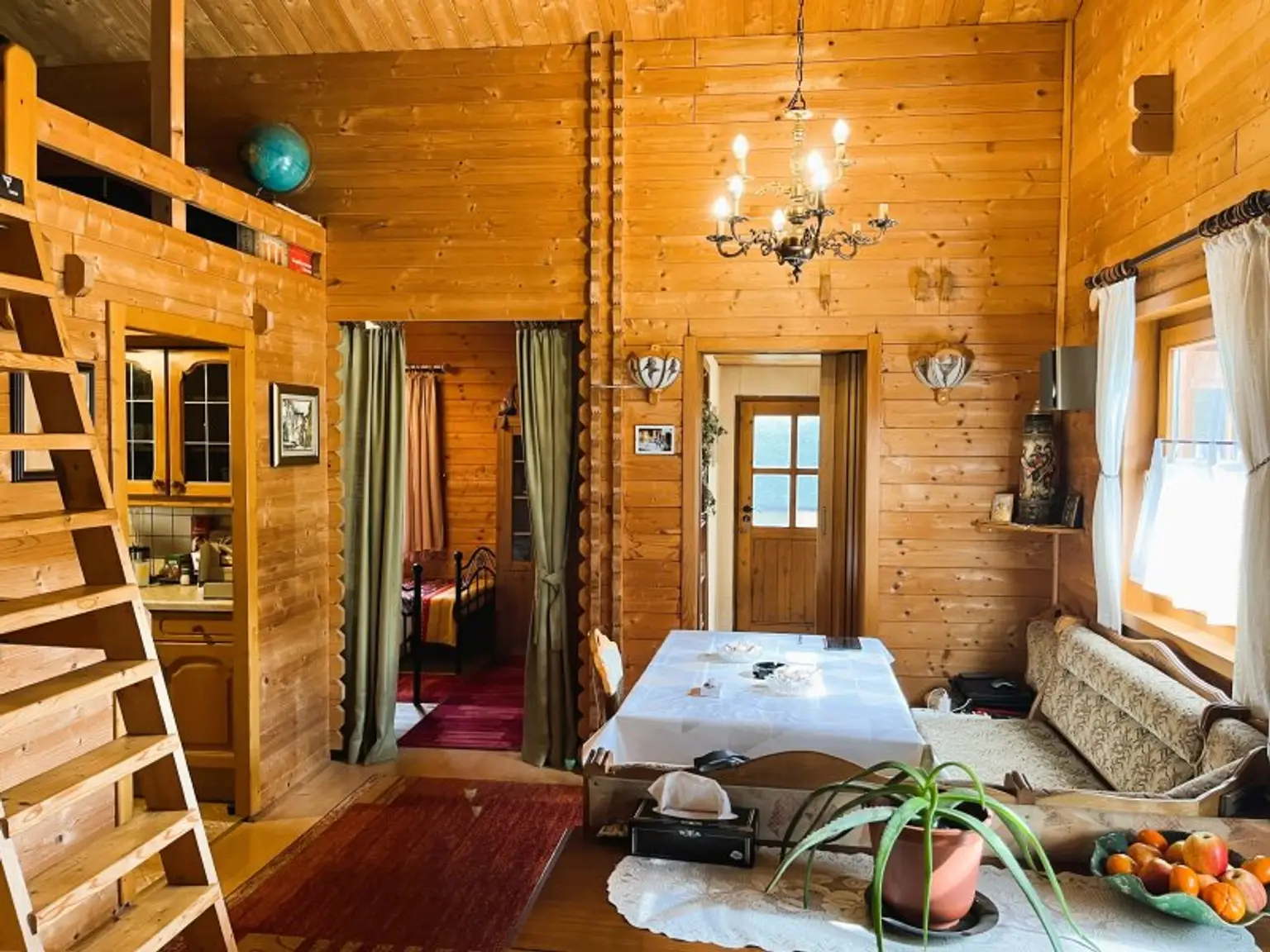 Einfamilienhaus mit Charme und Potenzial in der Schwarzlackenau - Superädifikat