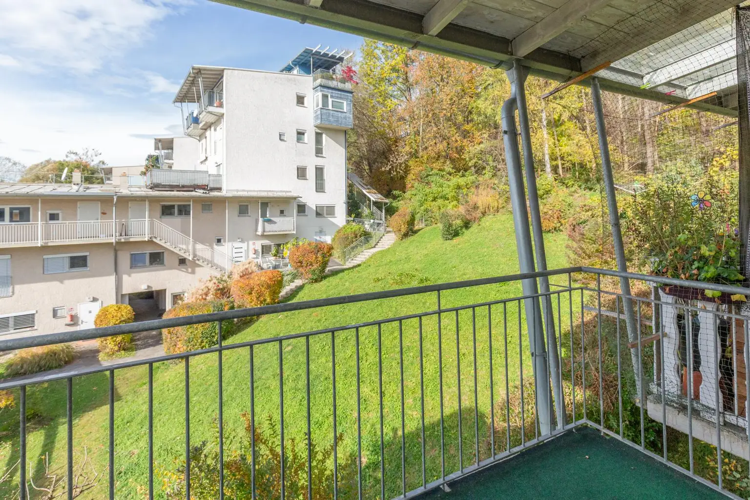 Helle 2-Zimmer-Wohnung mit Balkon in beliebter Wohnanlage – ruhig, grün, wunderbar!