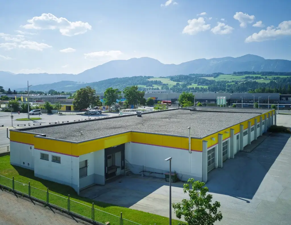 Vielseitige Gewerbeimmobilie mit Parkplätzen für Ihre Geschäftsidee in Wörgl
