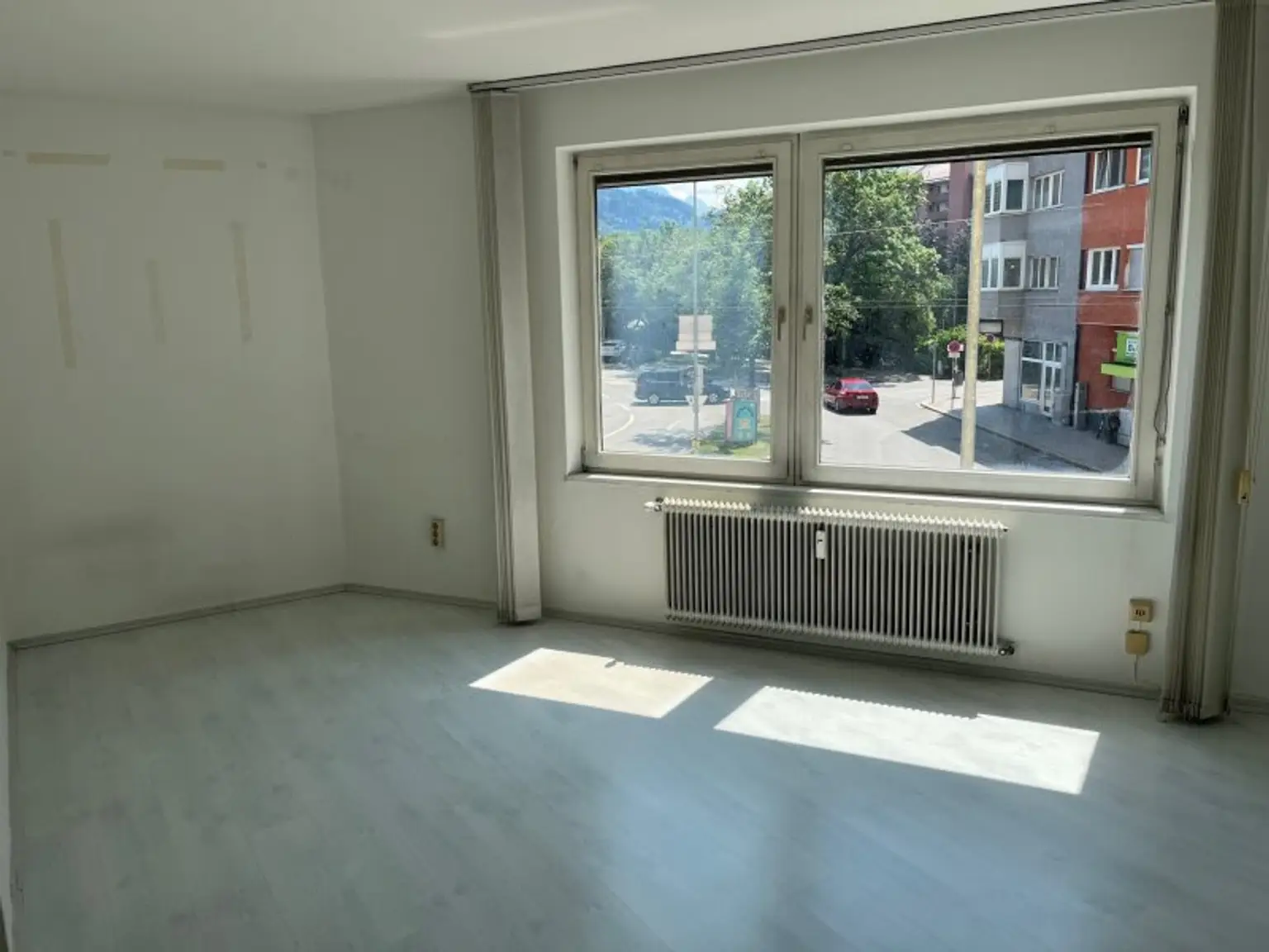 Geräumige Wohnung mit 2 Zimmer, separate Küche mit optional TGAP - Pradl