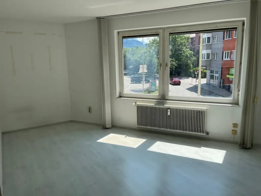 Geräumige Wohnung mit 2 Zimmer, separate Küche mit optional TGAP - Pradl