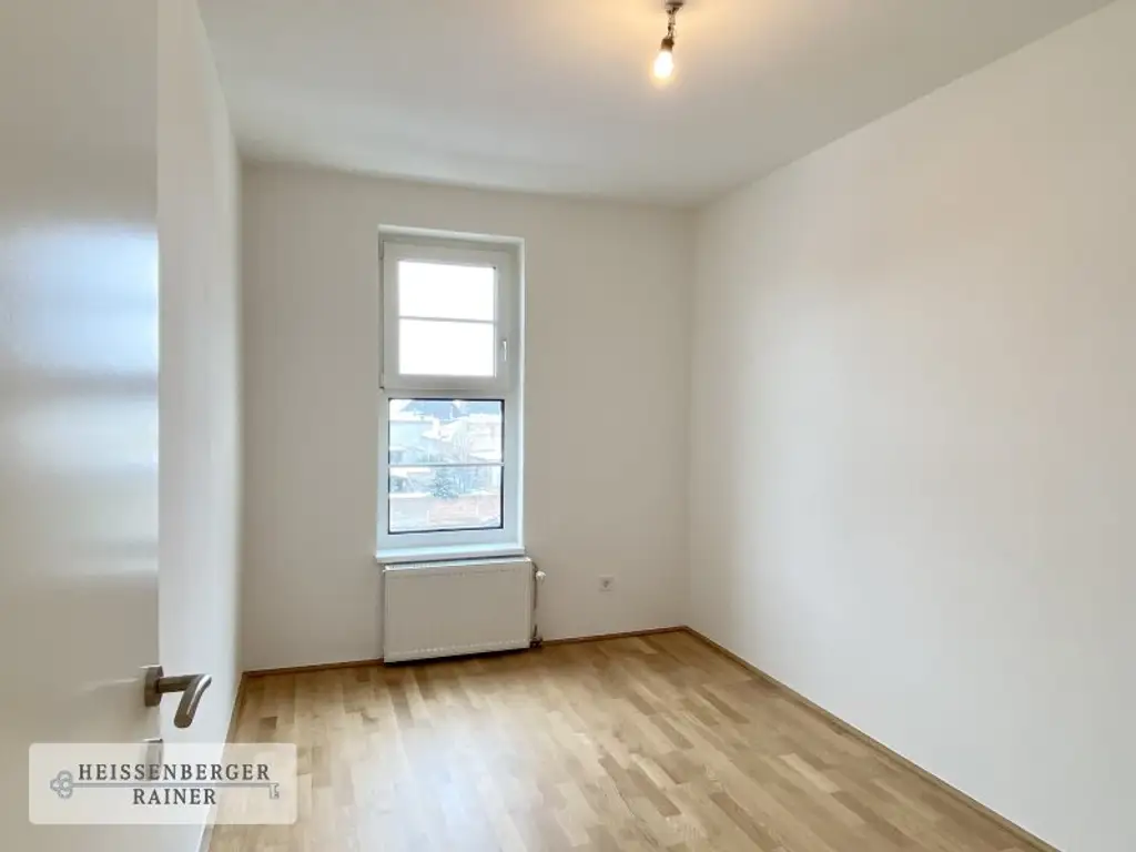 WOHNEN BEIM SCHLOSSPARK | POTTENDORF - neu sanierte Balkonwohnung, tolle Aufteilung