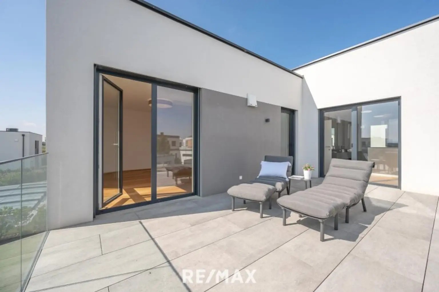 Leben pur! Exklusiv und natürlich zugleich. Im Sommer sonnen-,  im Winter eisbaden.