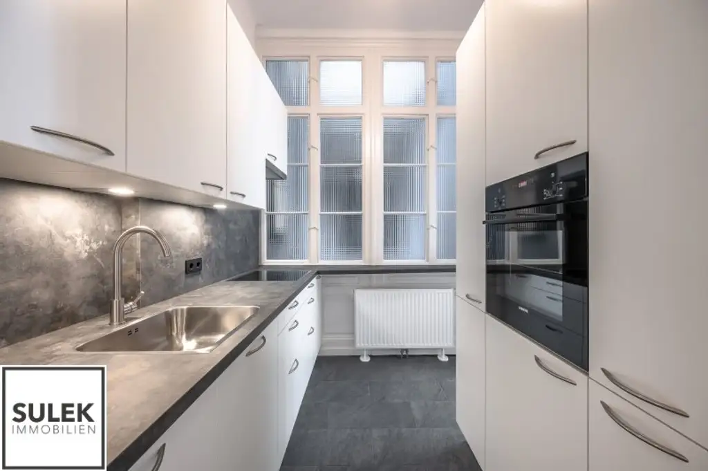 traumhafte 5-Zimmer-Altbauwohnung nahe Albertina