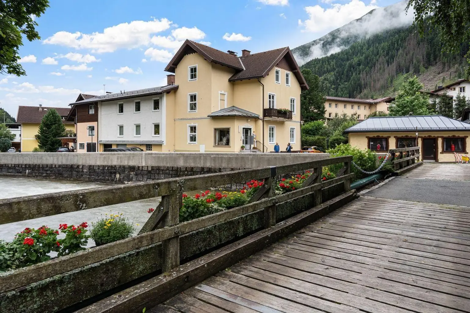 Charmantes Haus mit Ferienwohnungen im Herzen von Mallnitz