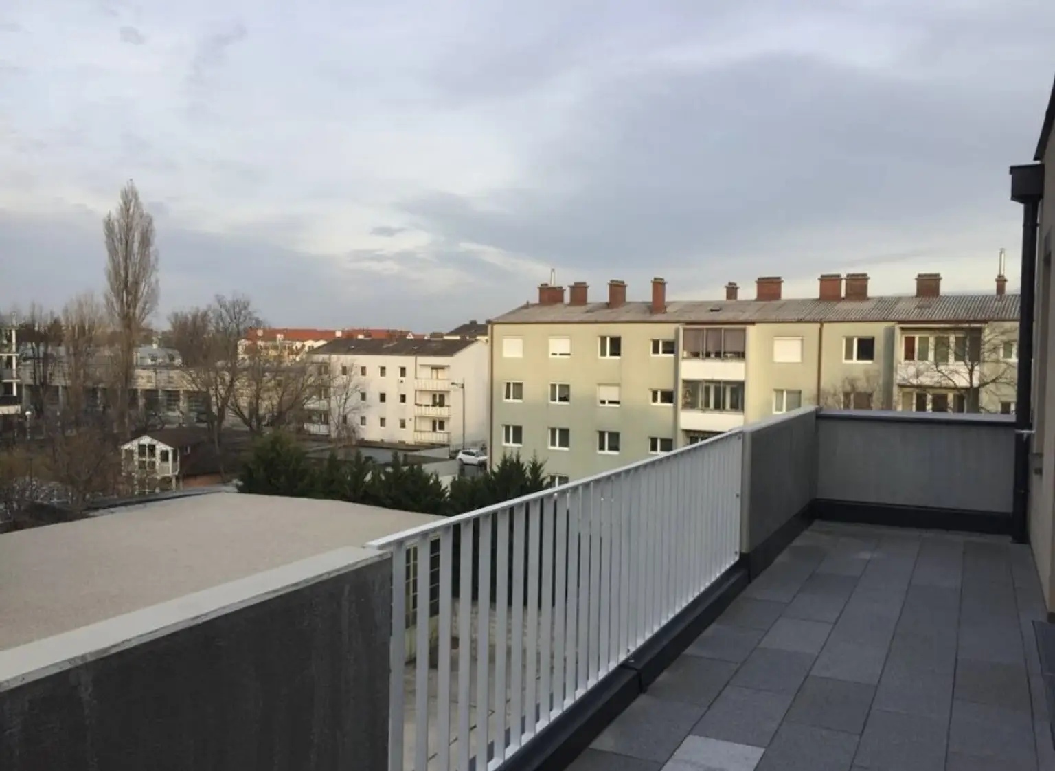 Dachgeschoß mit 3 Zimmer und 2 Terrassen!