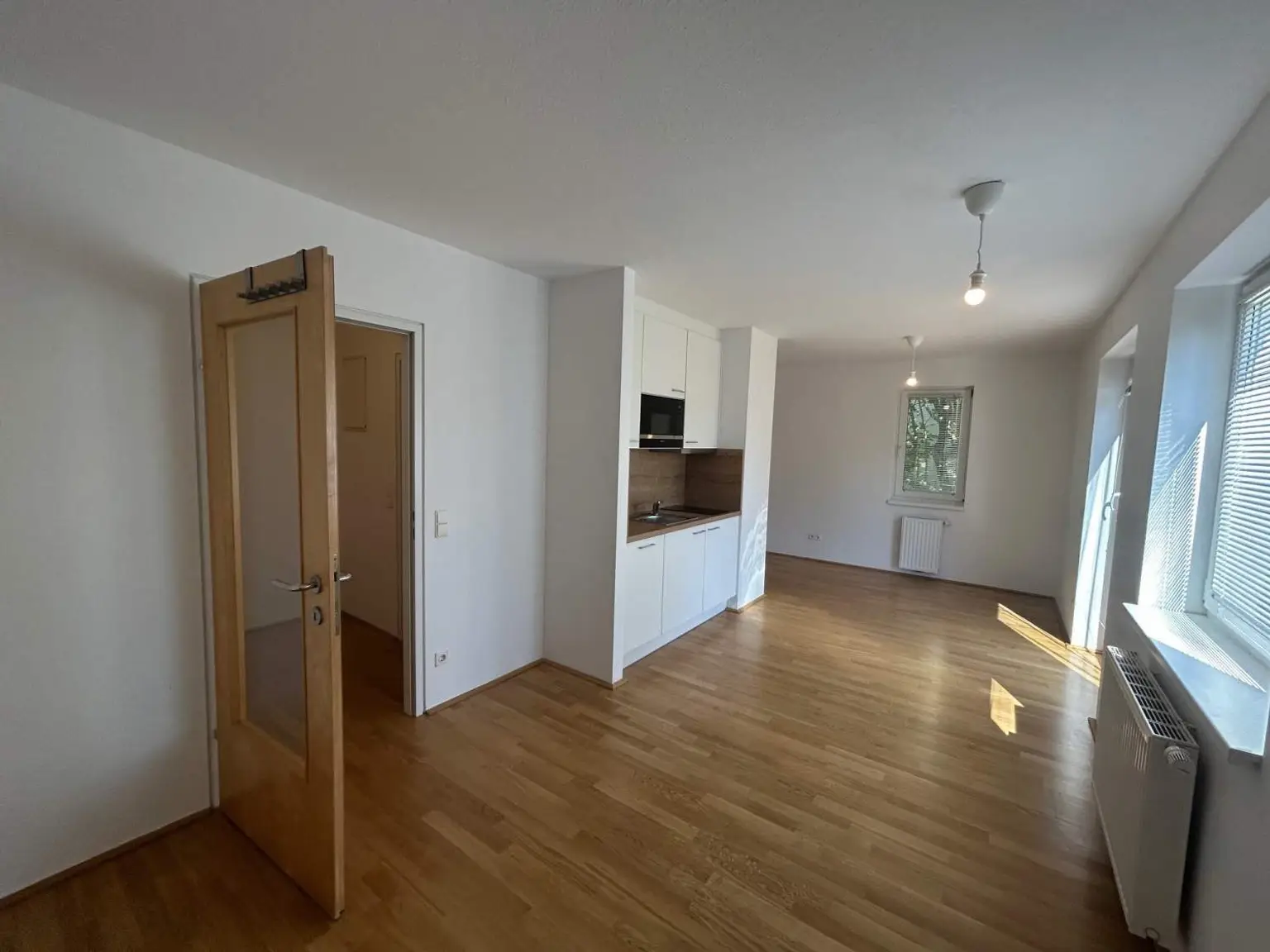 Schöne 1-Zimmer-Wohnung mit Balkon im 13. Bezirk!
