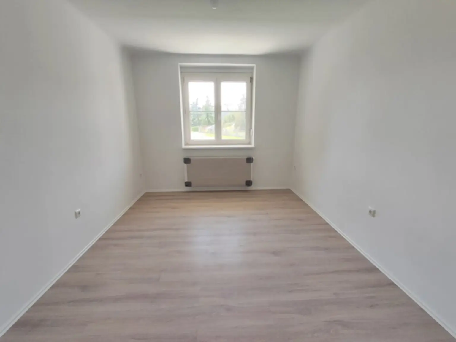 Traumhafte, frisch renovierte Eigentumswohnung mit 2 Balkonen in Siegendorf – Ihr neues Zuhause!