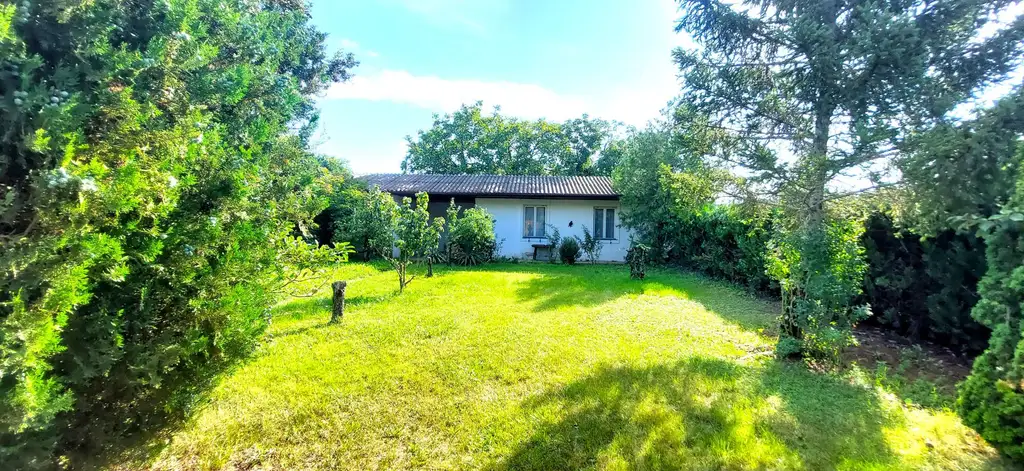 Solides Einfamilienhaus mit Garten
