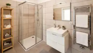 Badezimmer: KI generierte Einrichtung