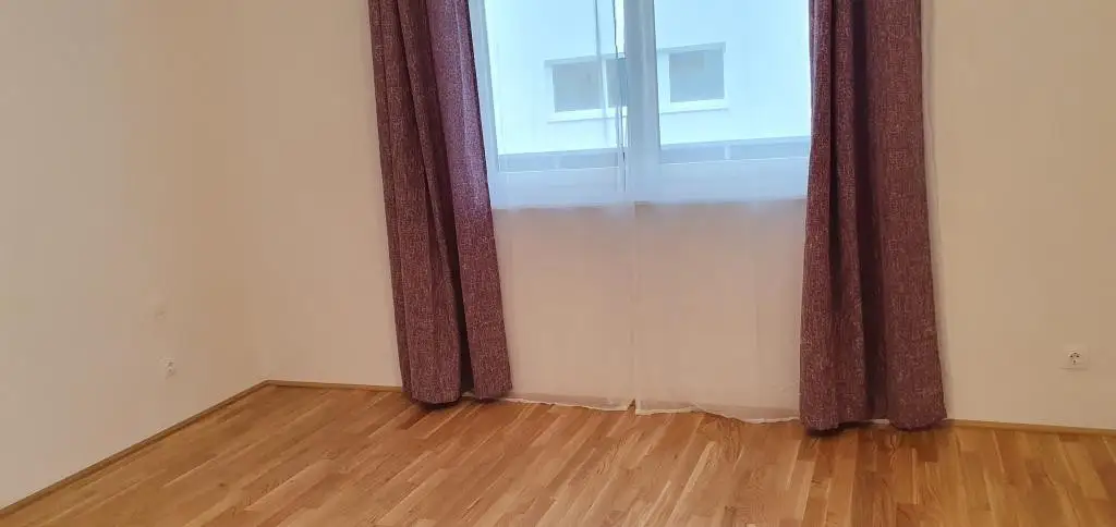 Helle 2 Zimmer Wohnung mit Balkon in der Urfahraner Leonfeldner Straße
