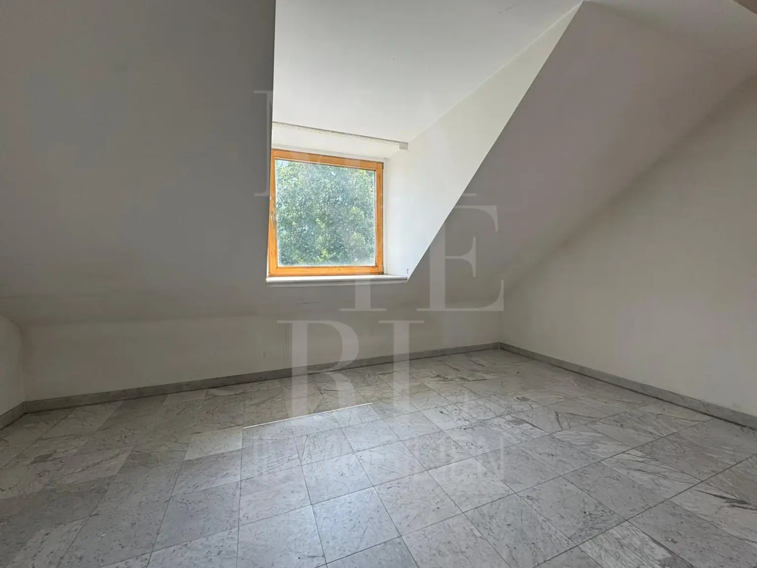Dachterrassenwohnung nähe Saarplatz (ohne Lift)