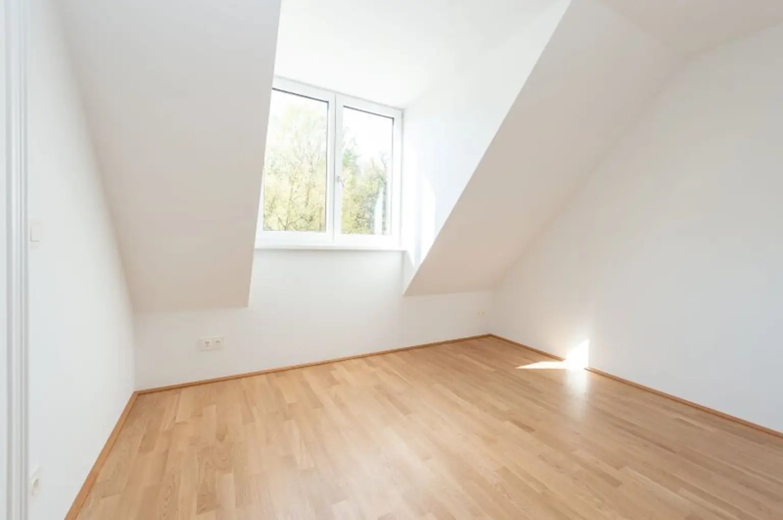1. Dezember 2025:  2 Schlafzimmer, großzügige TOP Wohnküche, Klimaanlage, Fußbodenheizung | December 1st, 2025 2-bedroom unit featuring a spacious premium open-plan kitchen/lounge, A/C, and underfloor heating