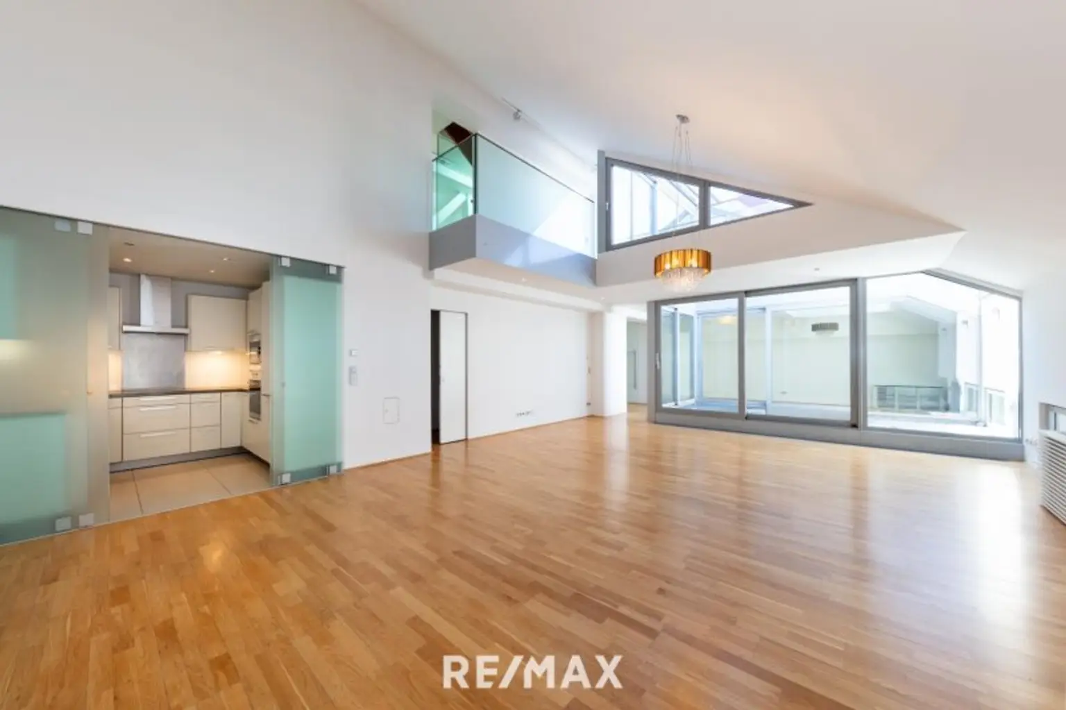 Stadthaus im Dach: Palais-Charme auf drei Etagen