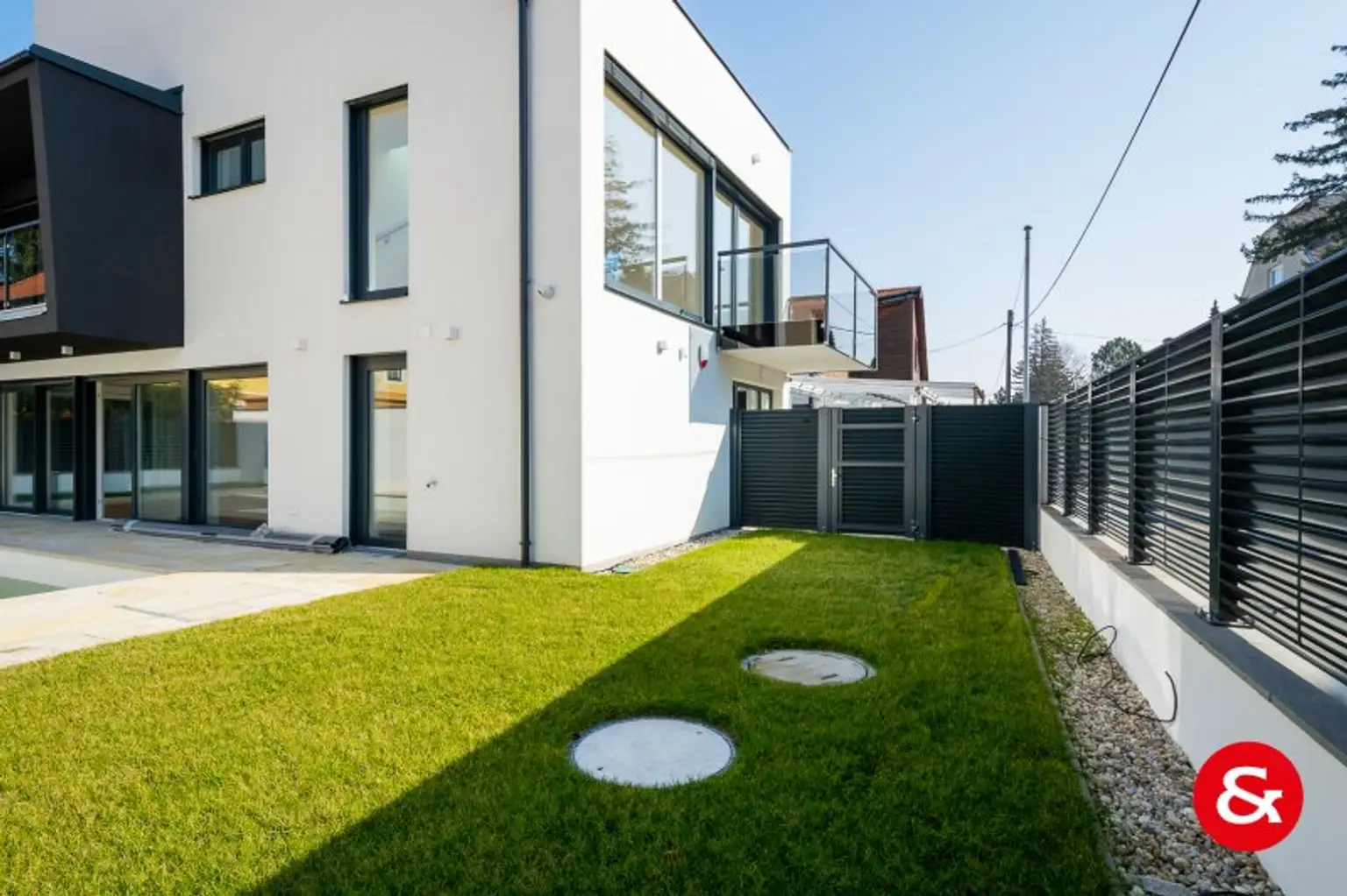 Modernes, klar gestaltetes Einfamilienhaus mit viel Platz und Technik!