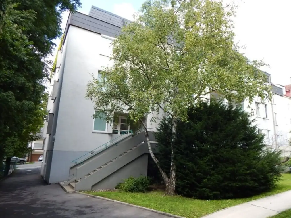 Helle und ruhige - Top ausgestattete Wohnung mit 2 Loggien