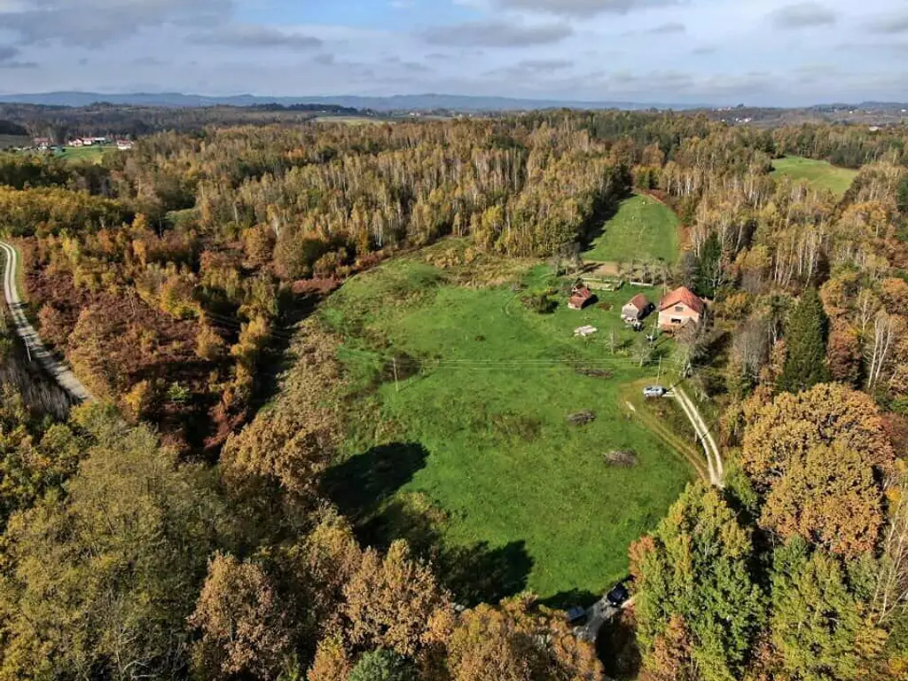 Zentral-Kroatien: Idyllischer Reiterhof im Öko-Dorf Blatusa in Aussichtslage