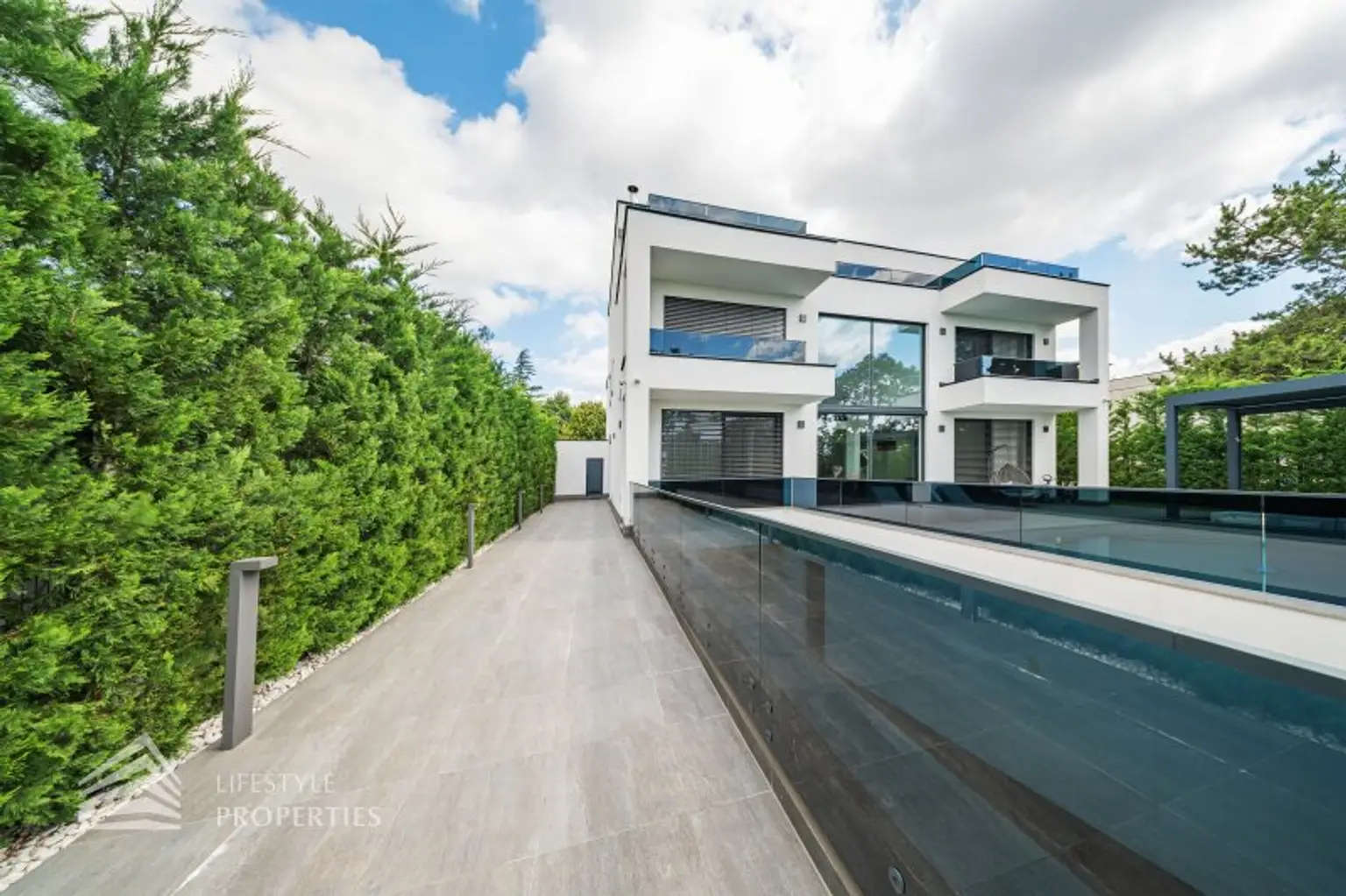 Grandiose Luxusvilla mit Pool - Ihr Rückzugsort Nähe Wienerberg