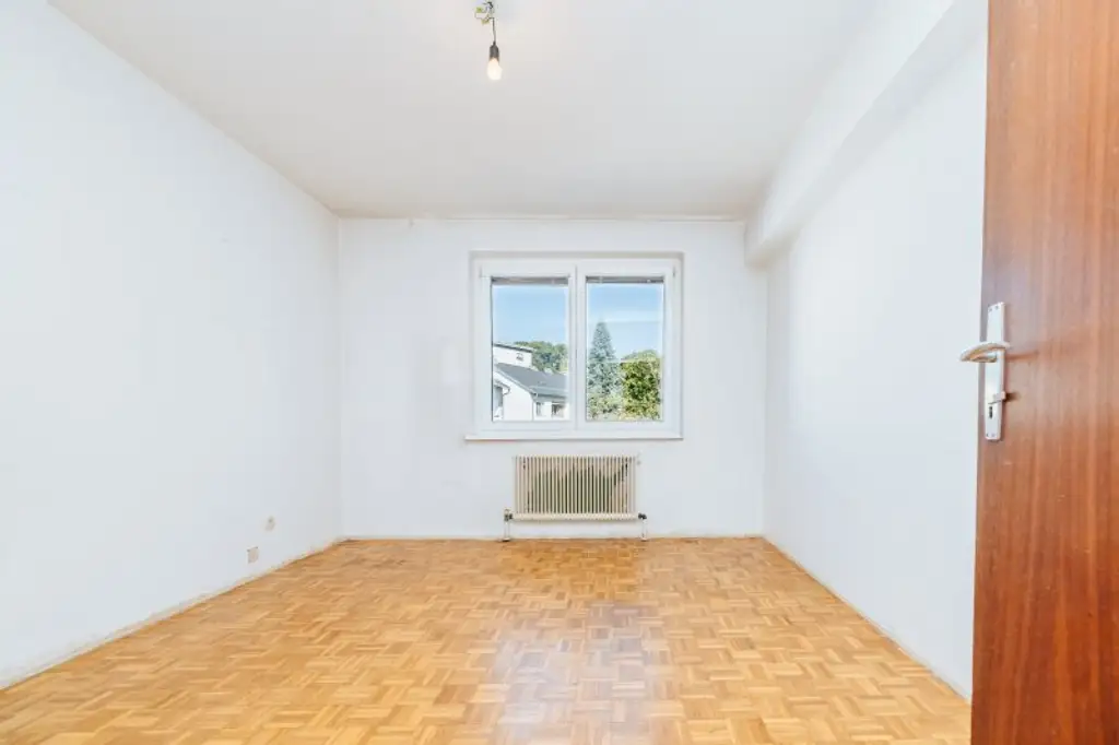 GEIDORF I UNSANIERTER WOHNJUWEL I RUHIGE LAGE MIT GRÜNBLICK I HOHE RÄUME I ALTBAUCHARME MIT PARKETT I BAD MIT  BADEWANNE I PROJEKT WOHNEN