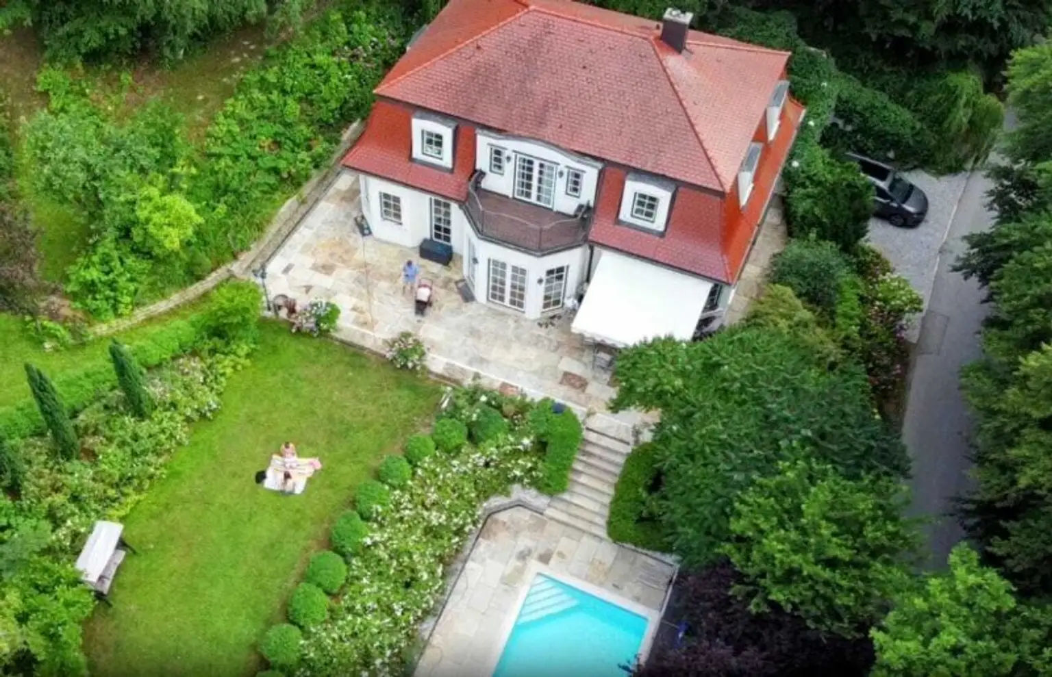 Wunderschöne Villa mit Pool und weitläufigem Grundstück, Nähe Pressbaum